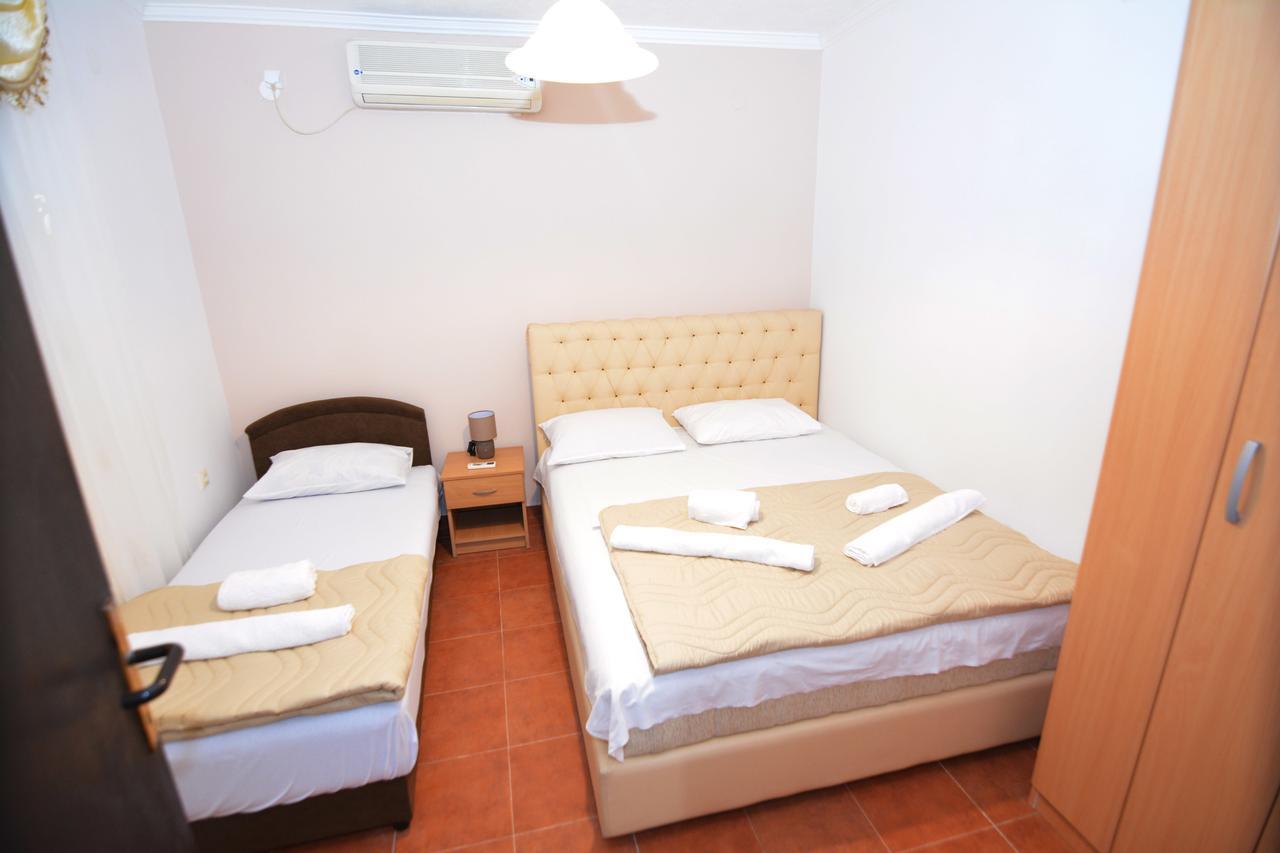 Apartments Jovana Petrovac Exterior foto