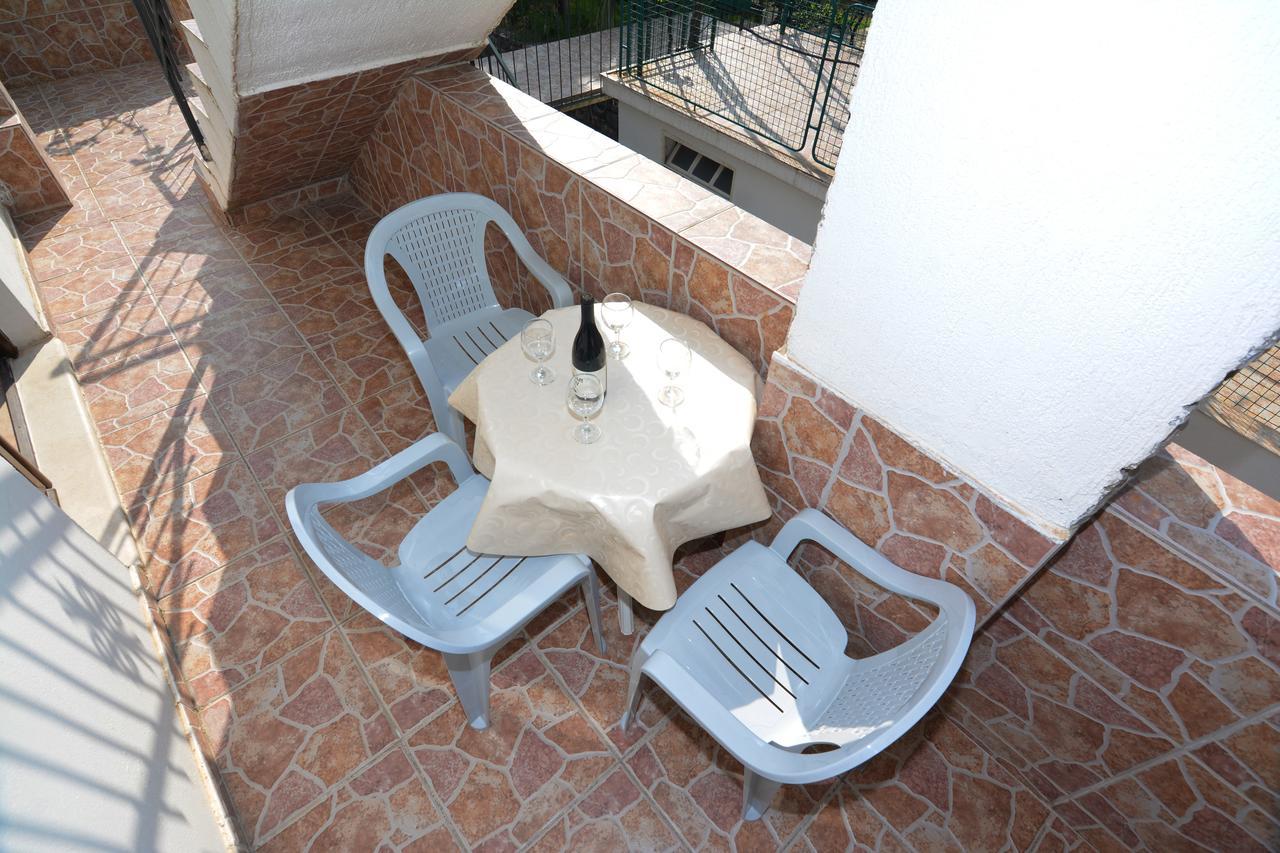 Apartments Jovana Petrovac Quarto foto