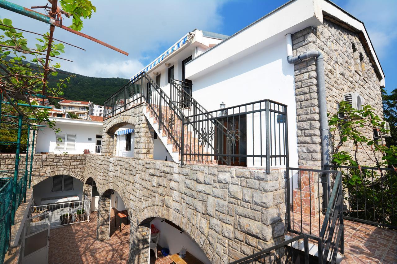 Apartments Jovana Petrovac Exterior foto