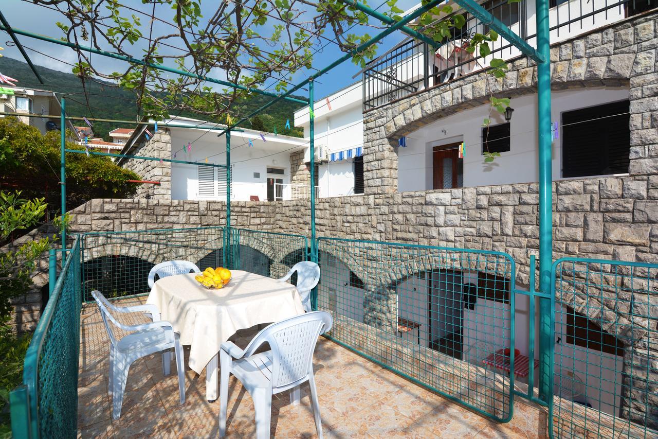 Apartments Jovana Petrovac Exterior foto